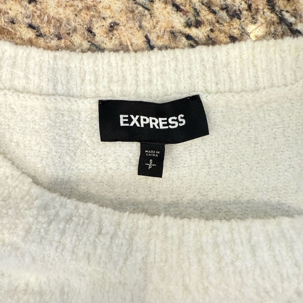 Express White & Black Chevron Sweater – Size Small - Picture 5 of 7